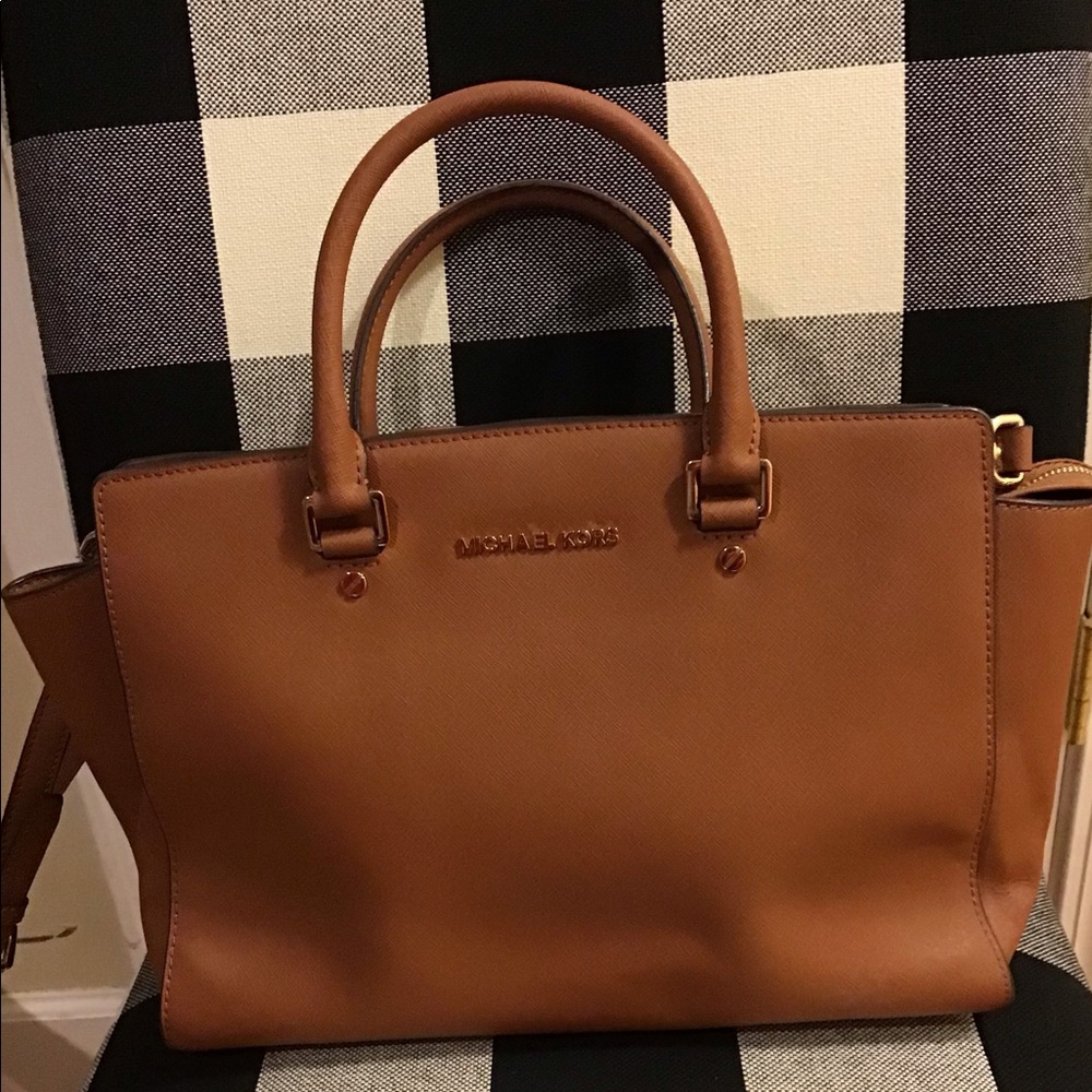 Micheal Kors Medium Pebbled Faux Leather Satchel  NWOT